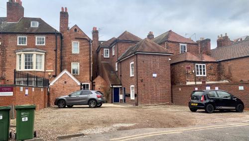 Upstairs at 33 - Self check in boutique accommodation in Worcester Centre