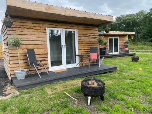 Devon River Glamping Pods in Аллоа