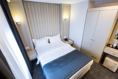 Double Room image 4