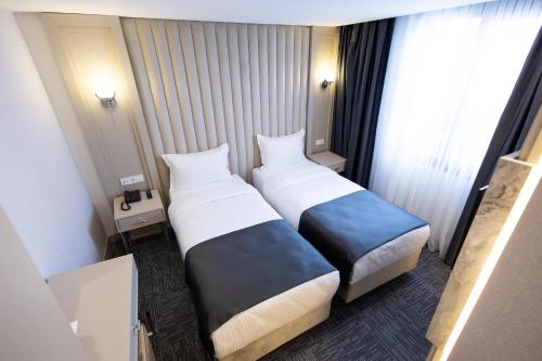 Twin Room image 3