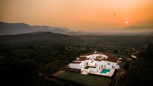 Guldaar - A Luxury Forest Retreat