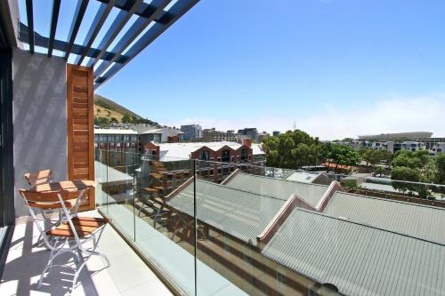 The Docklands Two Bedroom Penthouse Apartment - image 7