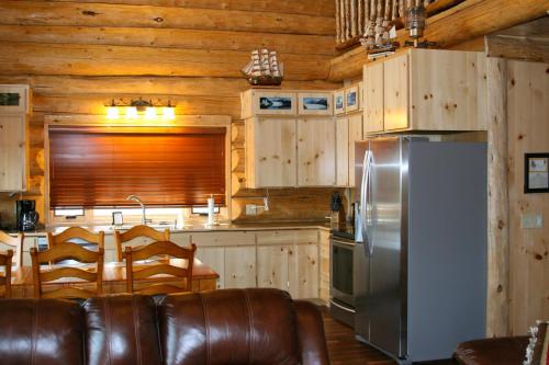 virtuve, Anchor Point Captain Cook Lodge in Enhorpointa (AK)