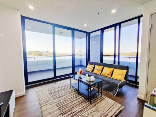 Sun-filled Apt w Stunning Open Views of Park&City