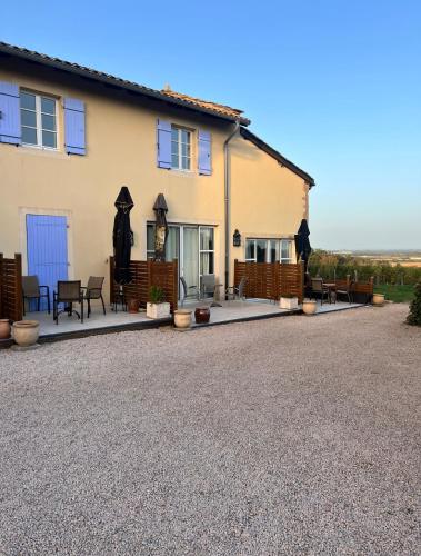 Зовнішній вигляд готелю, La côte des Blancs - Domaine viticole & maison d'hôtes (La cote des Blancs - Domaine viticole & maison d'hotes) in Шентр