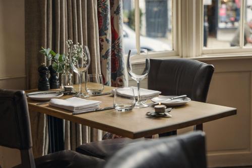The White Swan Inn - image 3