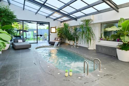 Le Loft Oasis Prestige - Piscine et jacuzzi - Location saisonnière - Pringy