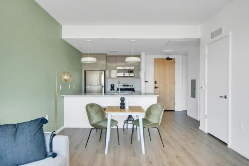 Congress Park 1BR w Gym Pool nr shops dining DEN-193 thumb 4