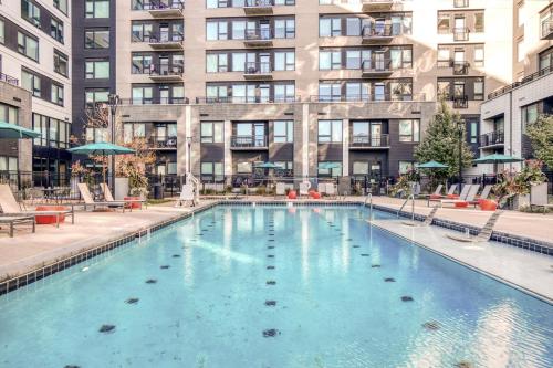 Congress Park 1BR w Gym Pool nr shops dining DEN-193