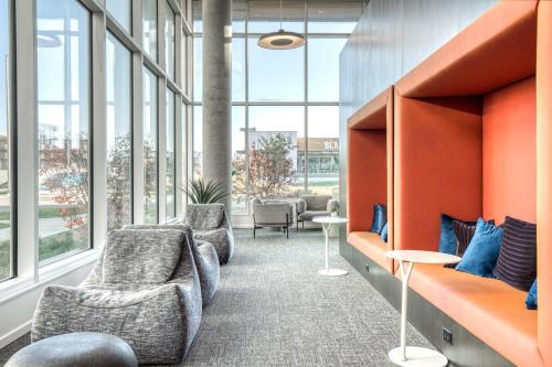 Congress Park 1BR w Gym Pool nr shops dining DEN-193