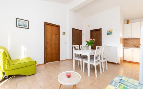  Apartments MARIJA in Okrug Donji