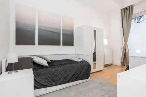Newly furnished apartment for up to 6 people in Berlin, Deutschland