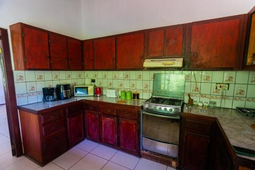 Kitchen, Maison de Lecointe in Saint Peter