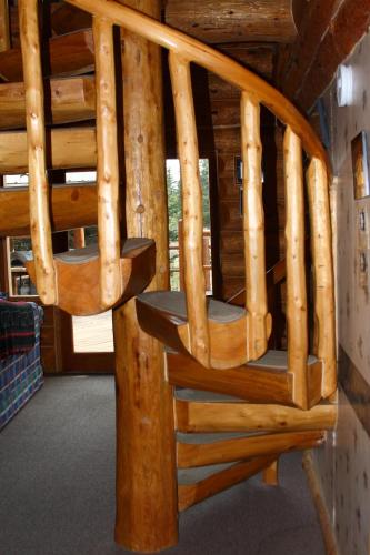 Wise Old Hunter Lodge