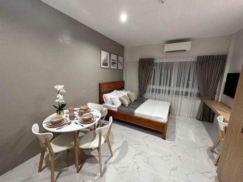 1 queen bed