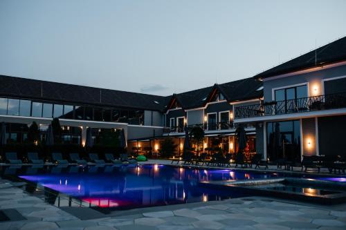 Underhill Resort&Spa - Hotel - Bohorodchany