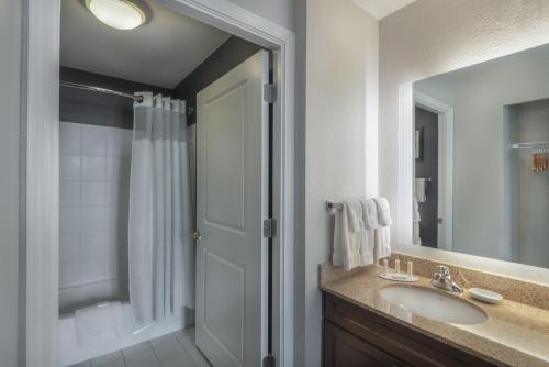 Residence Inn by Marriott Washington DC National Mall - image 5