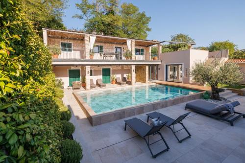 Double room, pool view