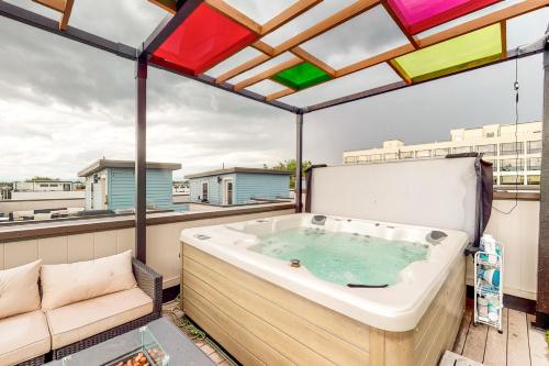 Sloan Lake’s Rooftop Oasis in West Colfax