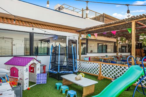 Taylor 203 @ Morgan Residences in Libertad