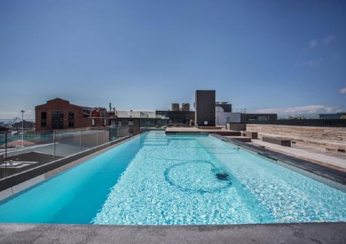 The Docklands Two Bedroom Penthouse Apartment - image 13