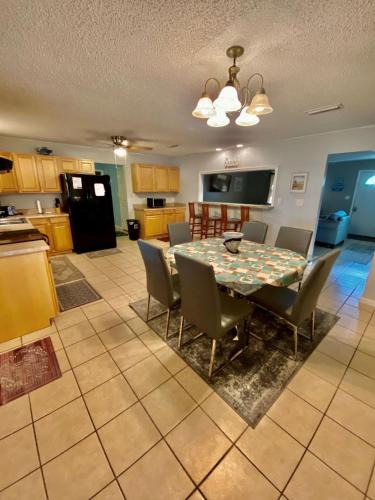 HOUSE Private Pool WALK TO BEACH Golf Cart Rental in Panama City (FL)