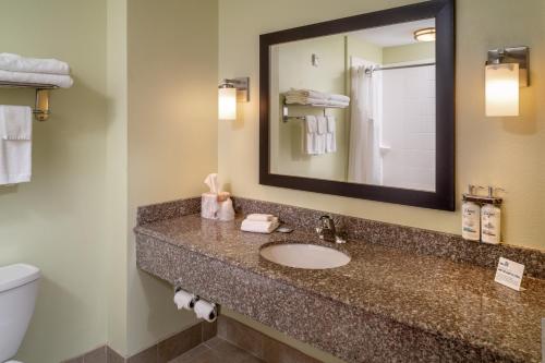 Holiday Inn Express & Suites Lebanon an IHG Hotel - image 13