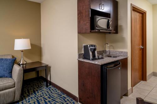 Holiday Inn Express & Suites Lebanon an IHG Hotel - image 11