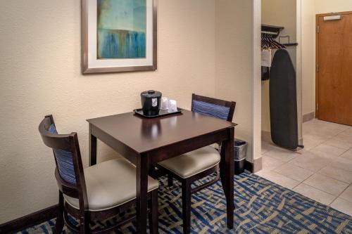 Holiday Inn Express & Suites Lebanon an IHG Hotel - image 8