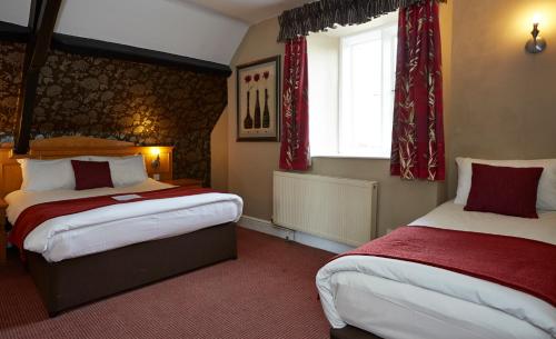 Royal George Hotel by Greene King Inns - image 8