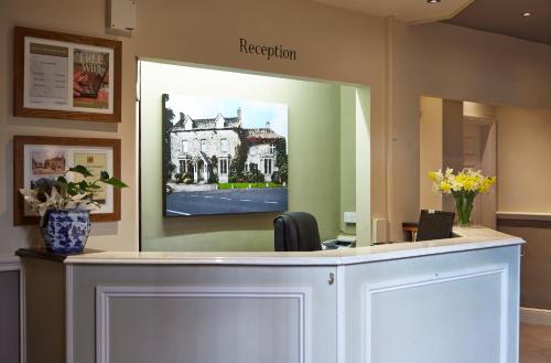 Royal George Hotel by Greene King Inns - main image