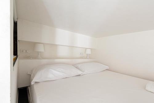 GuestHost - Cosy and Quiet Apartment in Milano, Milan (photo 7)