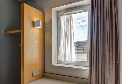 2 twin beds
