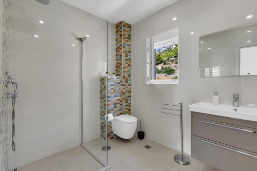 Luxury villa Mae in Makarska pool and gym - image 5