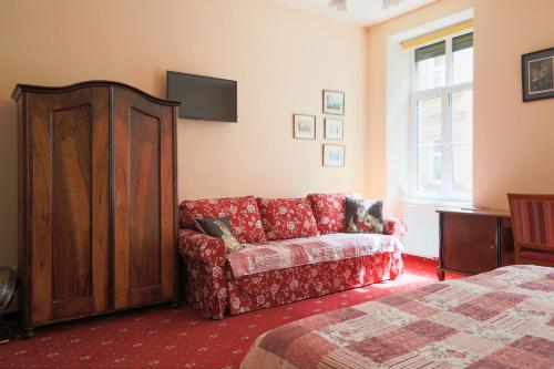 Deluxe Suite image 10