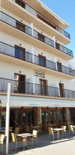 B&B Santa Eulària des Riu - Hostal Mayol - Bed and Breakfast Santa Eulària des Riu