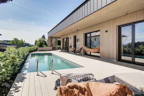  Tiny Villa mit Pool im Salzburger Seenland, Pension in Kirchberg bei Mattighofen bei Seeham