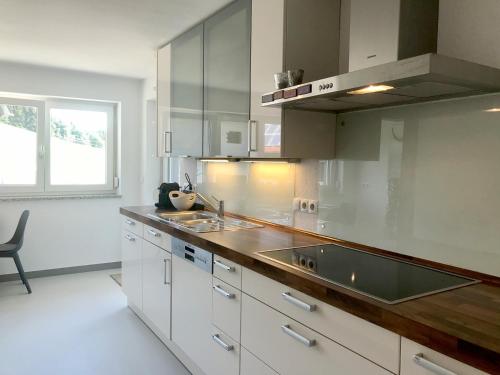 virtuve, Ferienwohnung Schottenhof Walser 1 - Alleinlage im Grünen mit Panoramablick (Ferienwohnung Schottenhof Walser 1 - Alleinlage im Grunen mit Panoramablick) in Achberg