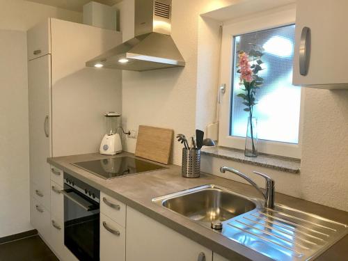 virtuve, Ferienwohnung Schottenhof Walser 2 - Alleinlage im Grünen mit Panoramablick (Ferienwohnung Schottenhof Walser 2 - Alleinlage im Grunen mit Panoramablick) in Achberg