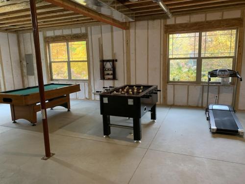 Modern 4BDR Retreat Farmhouse ➠ 4314