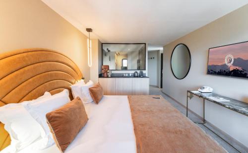 Junior Suite with Balcony