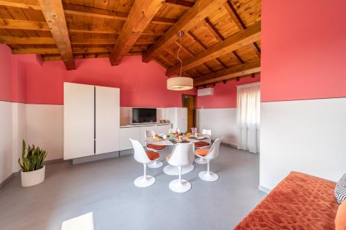 2 bedrooms, 3 beds