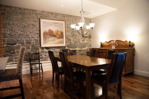 Le Champlain Three-Bedroom Apartment  image 10