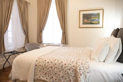 Le Champlain Three-Bedroom Apartment  image 2