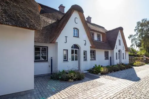 Reetdachhaus Sandhus Reetdachhaus Sandhus Heck in St. Peter-Ording, Deutschland