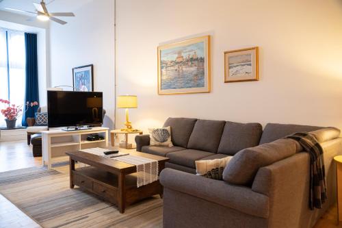 Apartment image 6