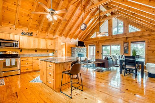 Lakefront Cabin & Cozy Lakeview Cottage