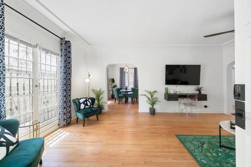 Beverly Hills Stylish & Central 1 BR Apt + Parking, Los Angeles (fotografie 2)