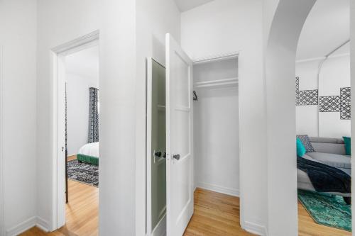 Beverly Hills Stylish & Central 1 BR Apt + Parking, Los Angeles (fotografie 7)