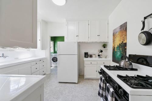 Beverly Hills Stylish & Central 1 BR Apt + Parking, Los Angeles (fotografie 10)